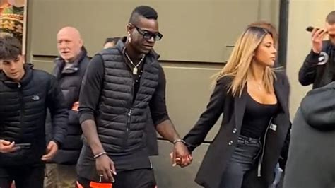 chanel totti con balotelli|Chanel Totti è la nuova fidanzata di Mario Balotelli, .